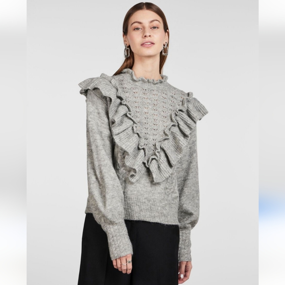 BNWT! YAS ruffled knit top